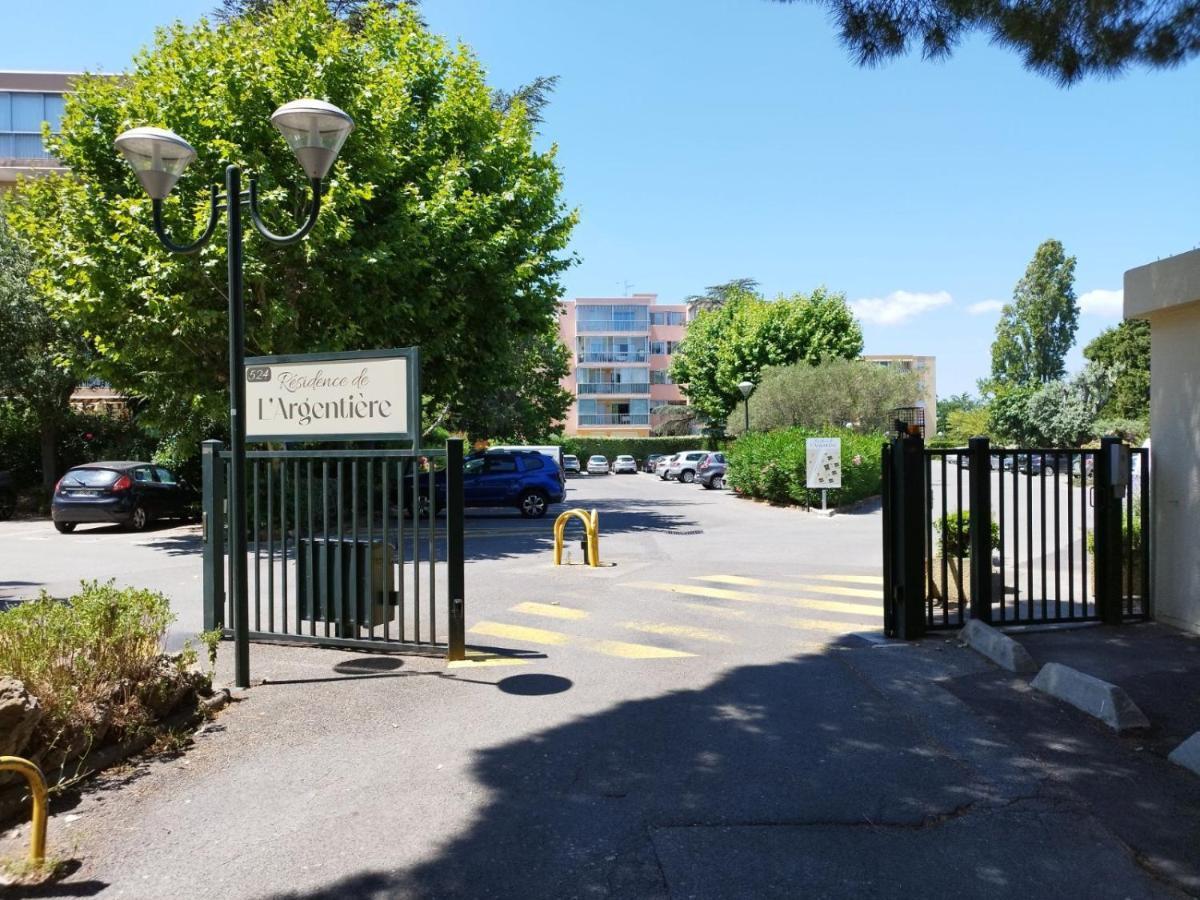 Appartamento Studio Avec Parking Privé 2km Mer&base Nature Fréjus